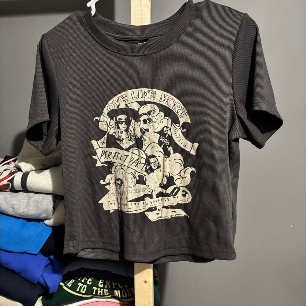 Juniors brown Graphic crop top T-Shirt